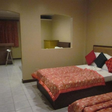 Casa Felipa Hotel Laoag Buitenkant foto