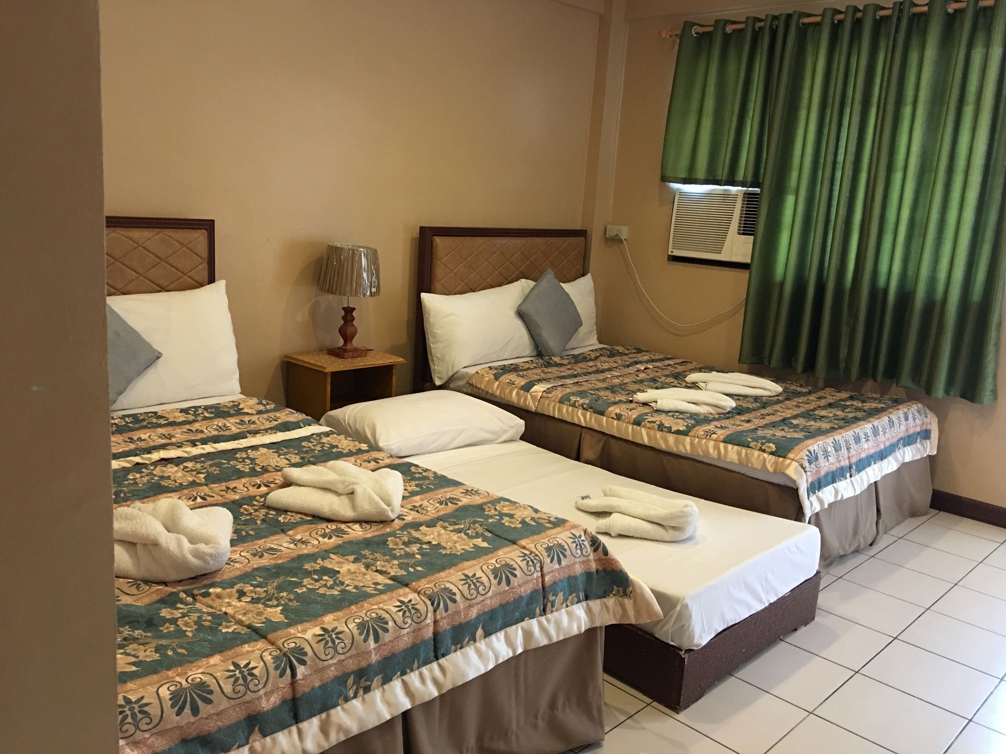 Casa Felipa Hotel Laoag Buitenkant foto