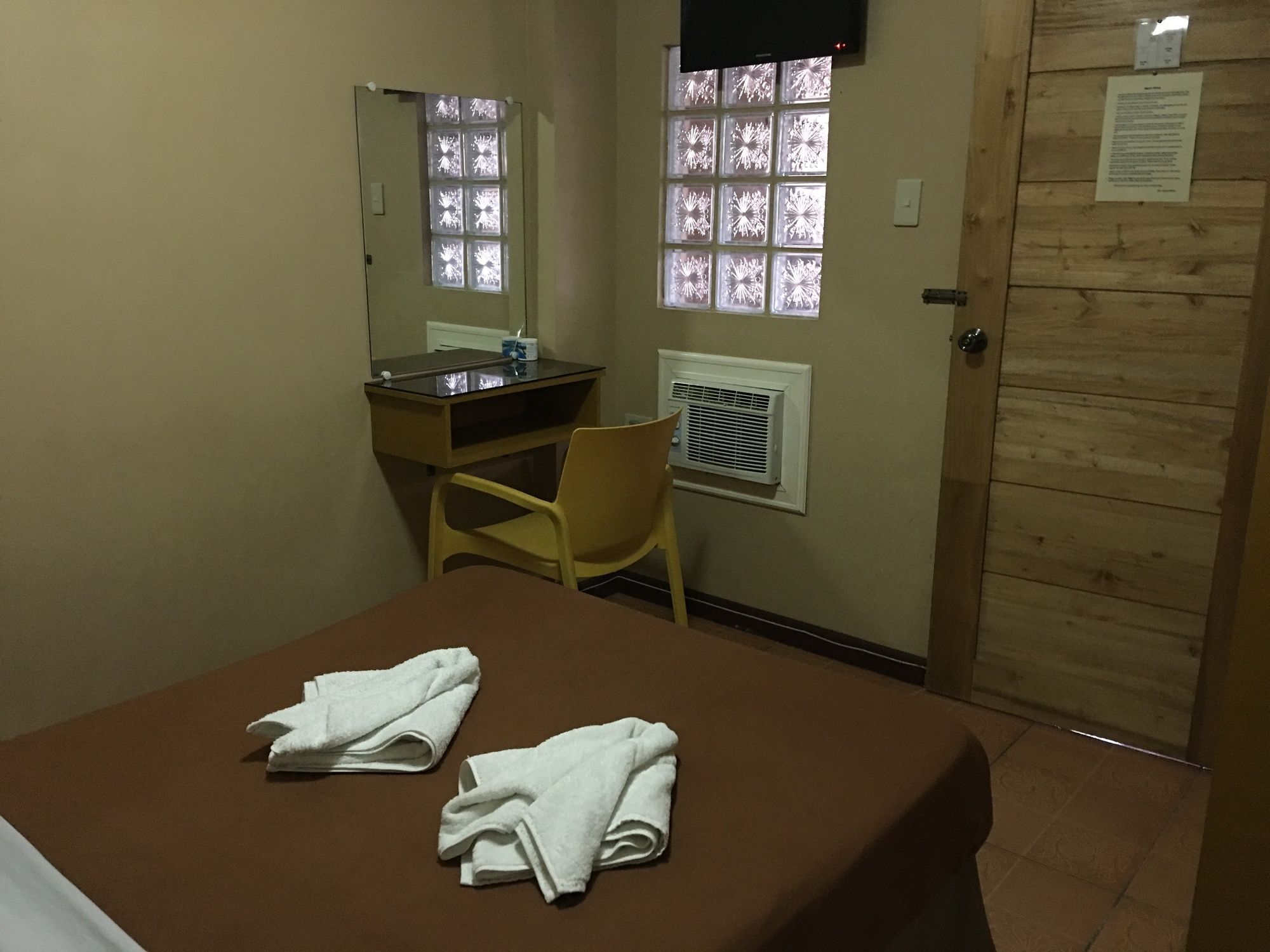 Casa Felipa Hotel Laoag Buitenkant foto
